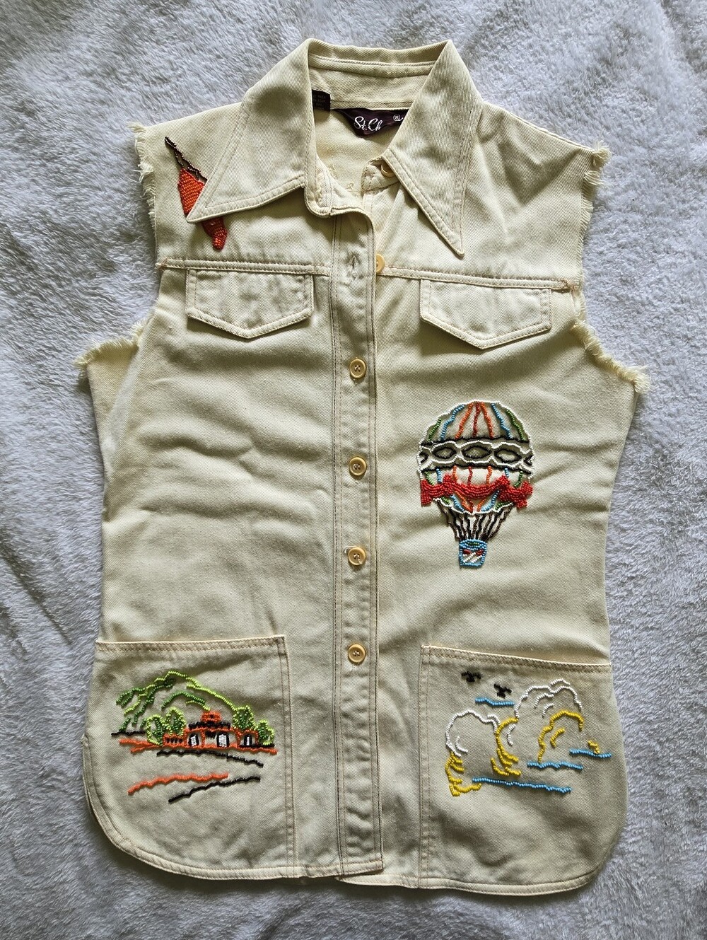 70s St. Chamond Sleeveless Button-Up Top Hand Beaded Hot Air Balloon vintage